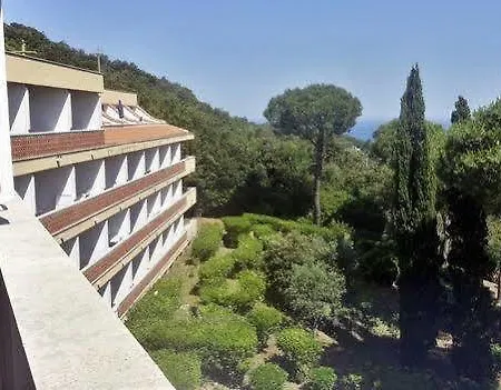 Napoleon - Helloelba Appart hôtel 3*